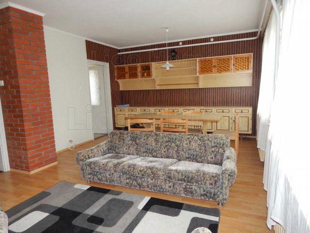 Eladó családi ház, Veszprémfajszon 130 M Ft, 5 szobás