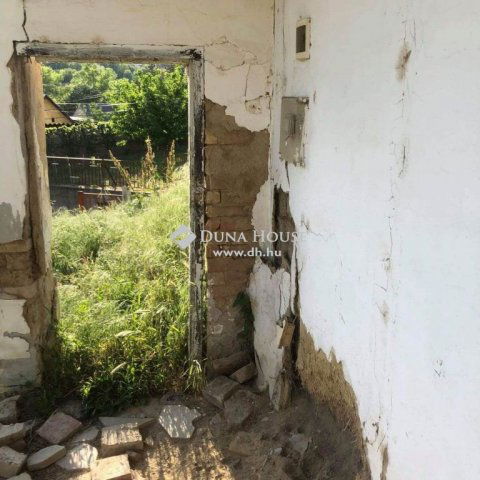 Eladó családi ház, Dunaszekcsőn 5.5 M Ft, 1 szobás