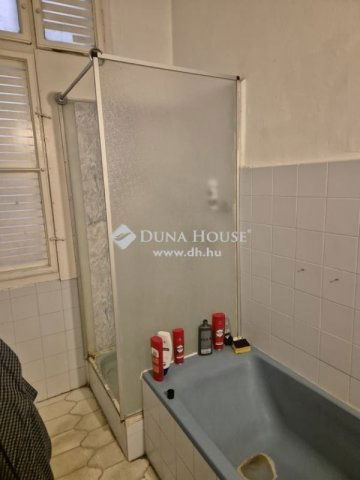 Eladó téglalakás, Budapesten, VII. kerületben 83.9 M Ft