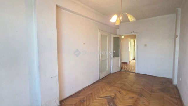 Eladó téglalakás, Szombathelyen, Március 15. téren 30 M Ft
