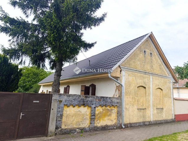 Eladó családi ház, Véménden 10.5 M Ft, 3 szobás