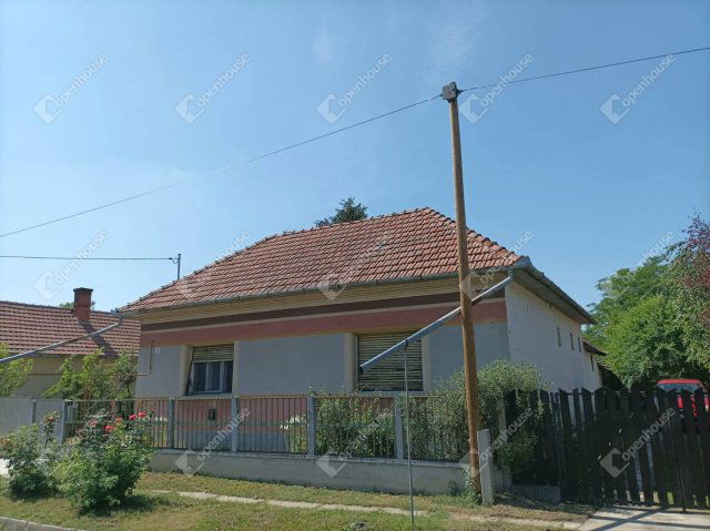 Eladó családi ház, Nagykörűn 22.5 M Ft, 4 szobás