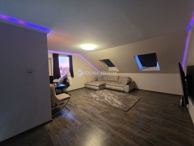 Eladó családi ház, Gyömrőn 109.9 M Ft, 7 szobás