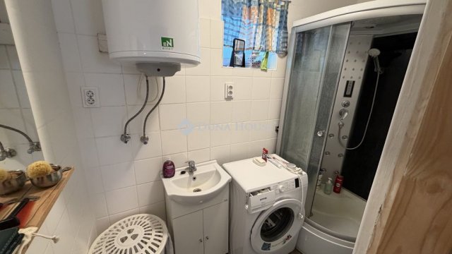 Eladó családi ház, Szelestén 18.5 M Ft, 1 szobás