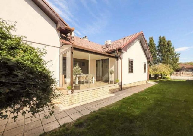 Eladó családi ház, Mosonmagyaróváron 169.9 M Ft, 7 szobás