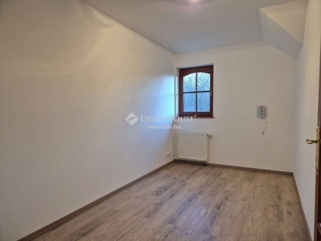 Eladó családi ház, Ürömön 229 M Ft, 5 szobás