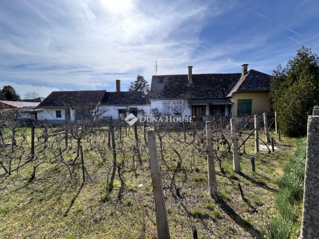 Eladó családi ház, Nagybaracskán 14.99 M Ft, 3 szobás