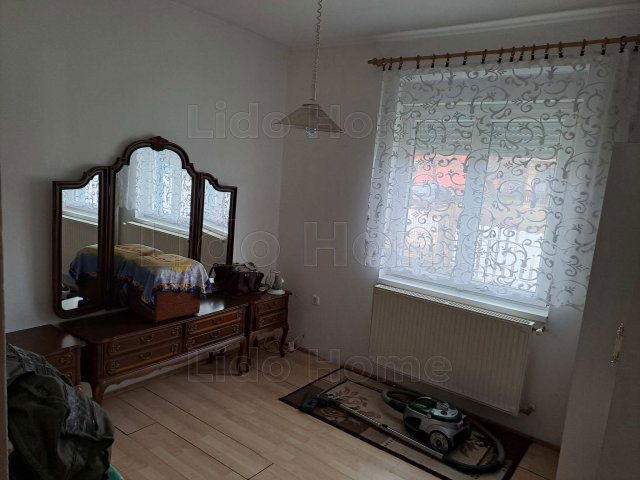 Eladó családi ház, Marcaliban 55 M Ft, 7 szobás