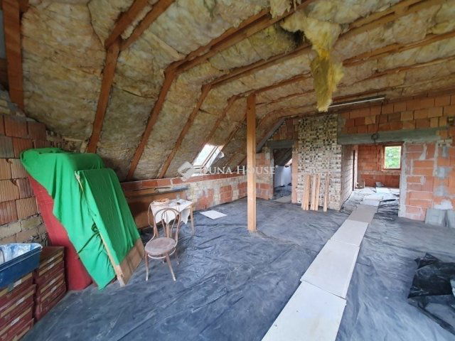 Eladó családi ház, Veresegyházon 149.9 M Ft, 2 szobás