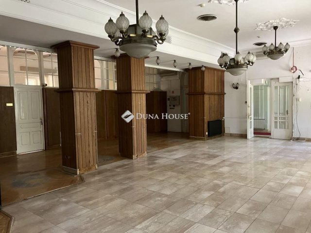 Eladó családi ház, Kiskunfélegyházán 329.9 M Ft, 5 szobás