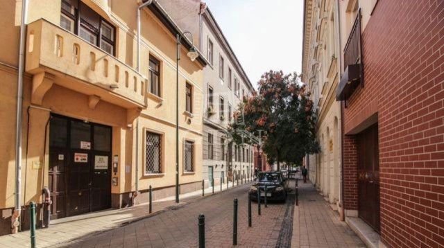 Kiadó iroda, Budapesten, IX. kerületben 70 E Ft / hó, 1 szobás