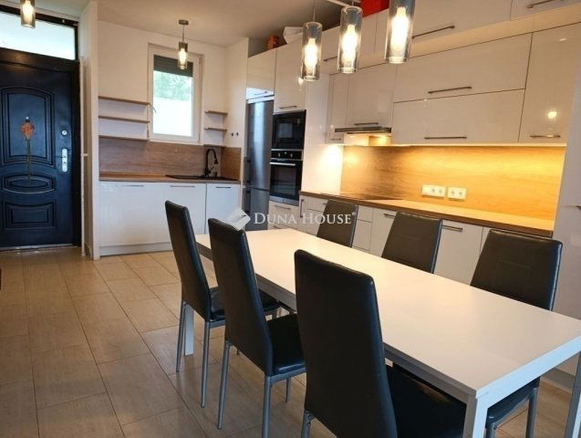 Eladó téglalakás, Budapesten, IV. kerületben 86.5 M Ft, 3 szobás