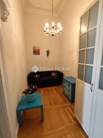 Eladó téglalakás, Budapesten, VI. kerületben 99.9 M Ft, 2 szobás