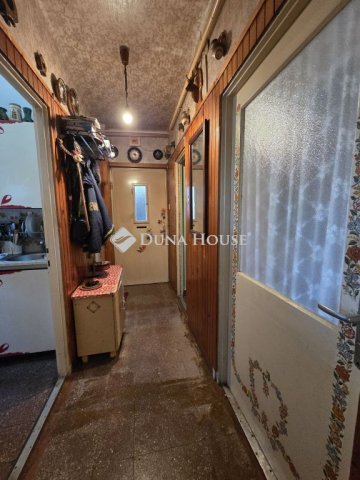 Eladó téglalakás, Túrkevén, Petőfi téren 25.5 M Ft