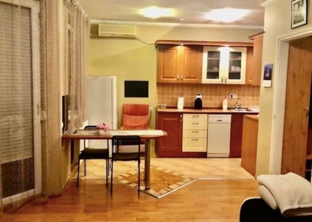 Kiadó téglalakás, albérlet, XX. kerületben, Vörösmarty utcában