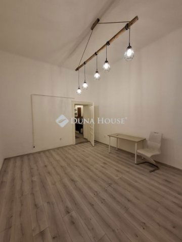 Eladó téglalakás, Budapesten, VII. kerületben 47.5 M Ft