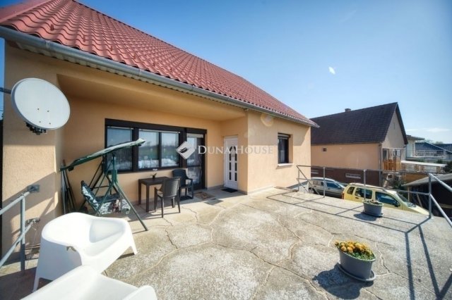 Eladó családi ház, Inárcson 83.9 M Ft, 3 szobás