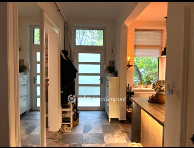 Eladó téglalakás, Budapesten, I. kerületben 145 M Ft, 2 szobás