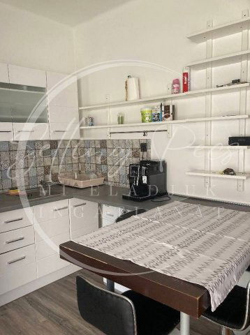 Kiadó téglalakás, albérlet, Pécsett, Alkotmány utcában