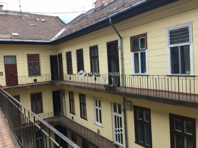 Eladó téglalakás, Budapesten, VIII. kerületben 61.5 M Ft