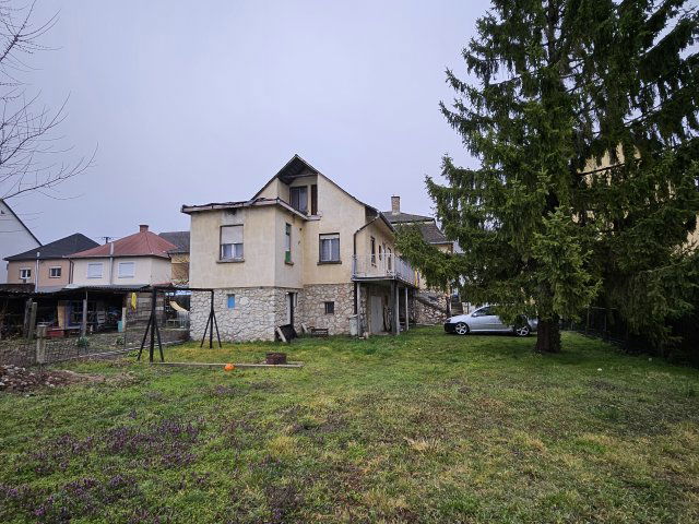 Eladó családi ház, Móron, Pince utcában 59 M Ft, 5 szobás