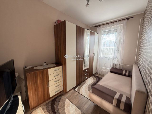 Eladó panellakás, Pécsett, Tildy Zoltán utcában 38.5 M Ft