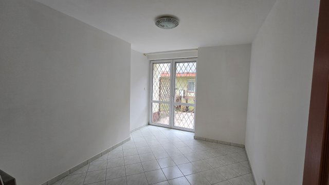 Eladó téglalakás, Budapesten, IV. kerületben, Chinoin utcában