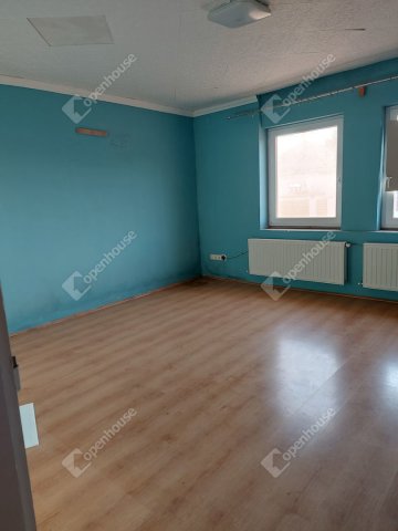 Eladó családi ház, Koroncón 50 M Ft, 2 szobás
