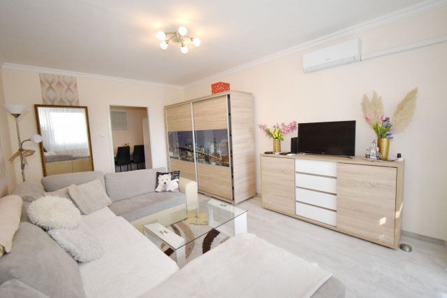 Eladó panellakás, Debrecenben 60.9 M Ft, 2 szobás