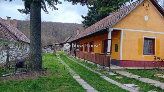 Eladó családi ház, Nagykovácsiban 189 M Ft, 3 szobás