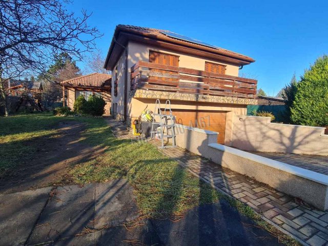 Eladó családi ház, Nagykovácsiban 219.9 M Ft, 4+1 szobás