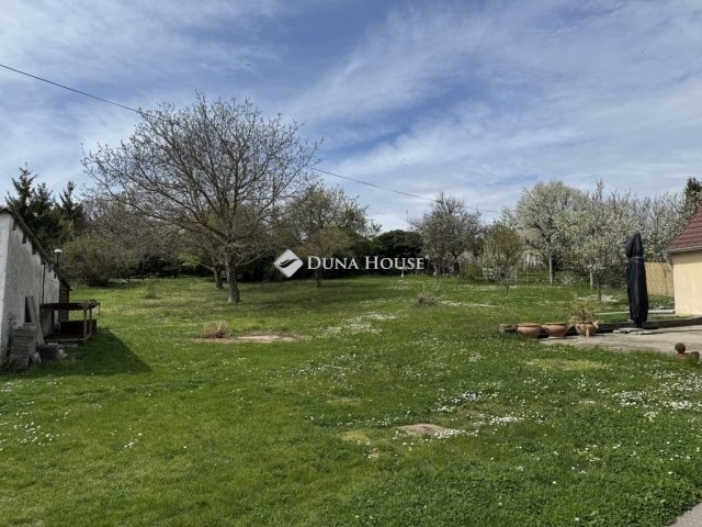 Eladó családi ház, Pécsett 82 M Ft, 3 szobás