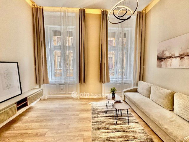 Eladó téglalakás, Budapesten, VII. kerületben 140 M Ft, 4 szobás