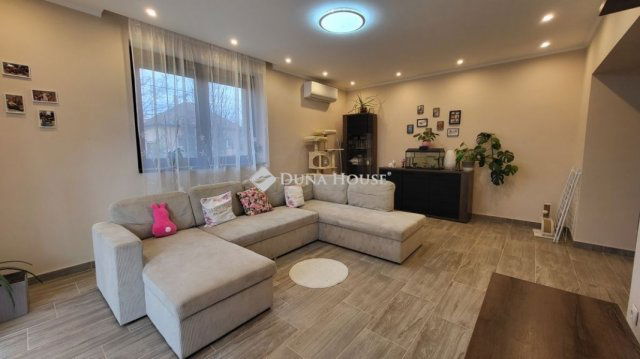 Eladó családi ház, Kiskunfélegyházán 85 M Ft, 4 szobás