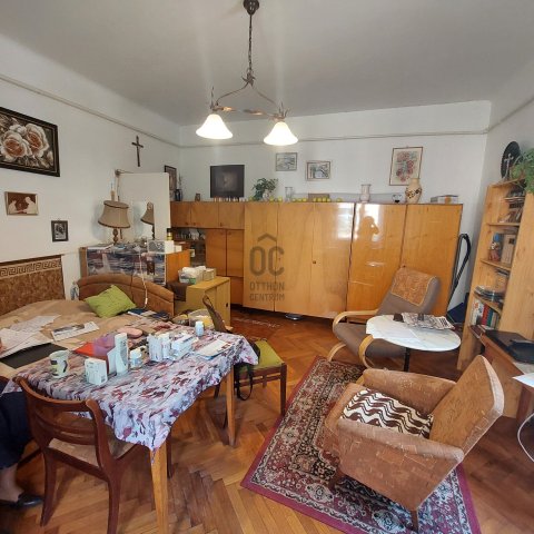Eladó téglalakás, Pécsett 45 M Ft, 1 szobás