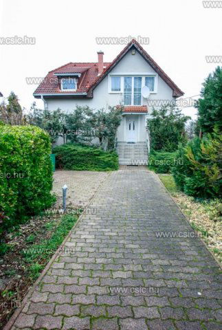 Eladó családi ház, Budakalászon 185 M Ft, 6 szobás