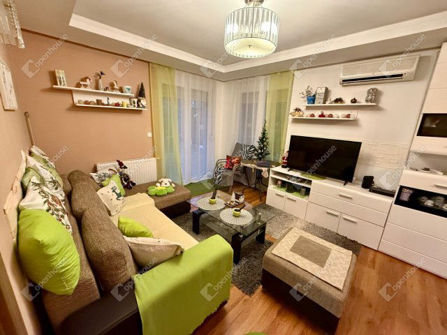 Eladó téglalakás, Siófokon 85.9 M Ft, 3 szobás