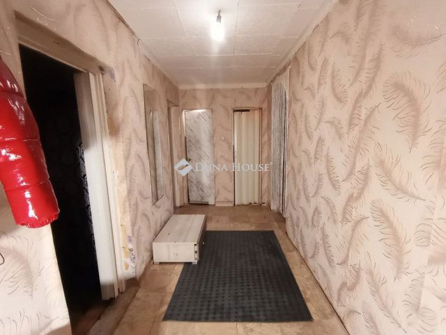 Eladó családi ház, Tápiószentmártonon, Széchenyi István úton