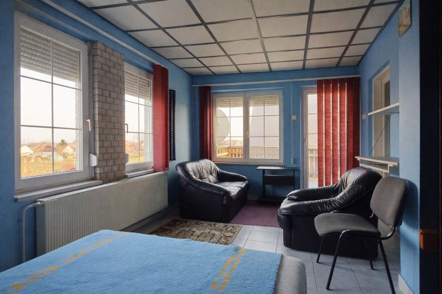 Eladó családi ház, Sárosdon 61.9 M Ft, 4+2 szobás