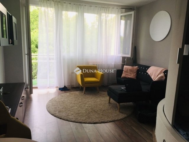 Eladó panellakás, Kecskeméten 37.5 M Ft, 1 szobás