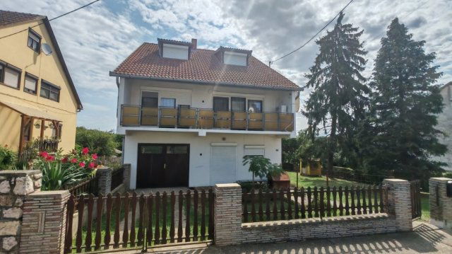 Eladó családi ház, Szentlászlón 33 M Ft, 5 szobás