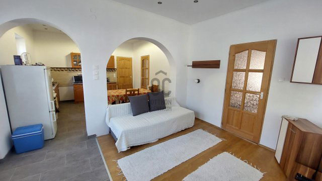 Eladó családi ház, Mendén 69.5 M Ft, 4 szobás
