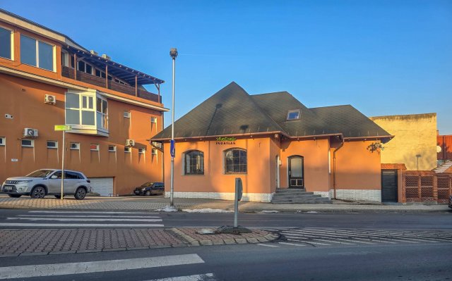 Eladó ipari ingatlan, Sopronban 90 M Ft, 4 szobás