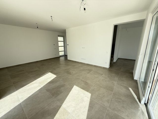 Eladó téglalakás, Pakson 122.9 M Ft, 3 szobás