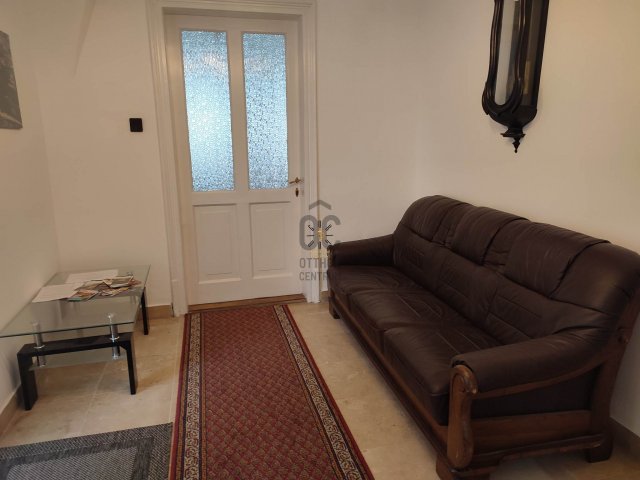 Kiadó téglalakás, albérlet, Pécsett 250 E Ft / hó, 3 szobás