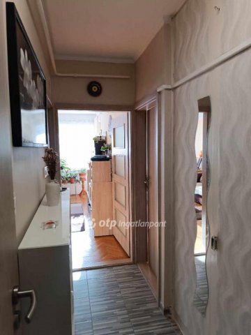 Eladó panellakás, Debrecenben 63.9 M Ft, 1+2 szobás