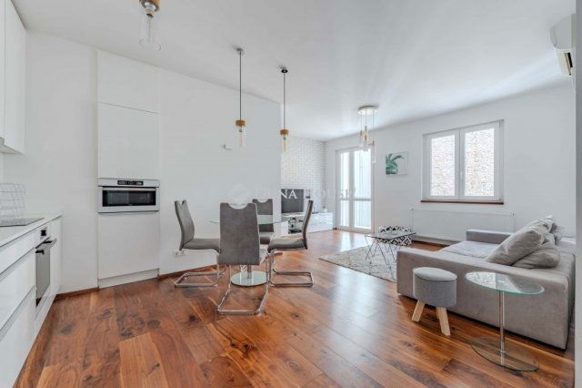 Eladó téglalakás, Budapesten, VI. kerületben 299 M Ft, 4 szobás