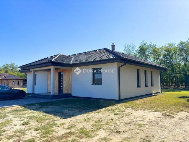 Eladó családi ház, Kecskeméten 63.25 M Ft, 4 szobás