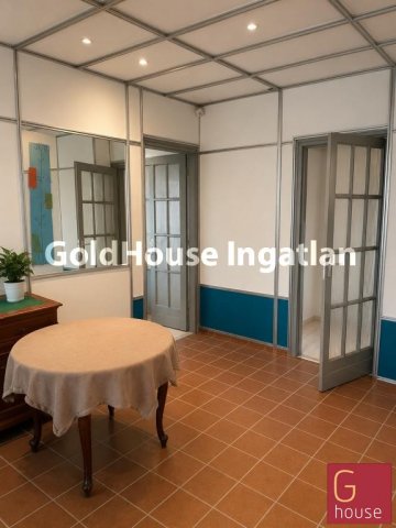 Eladó üzlethelyiség, I. kerületben, Gellérthegy utcában