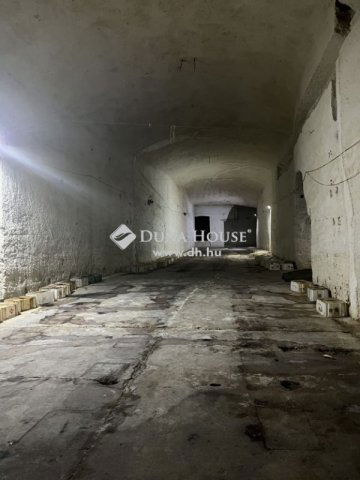 Eladó ipari ingatlan, Budapesten, XXII. kerületben 199.999 M Ft